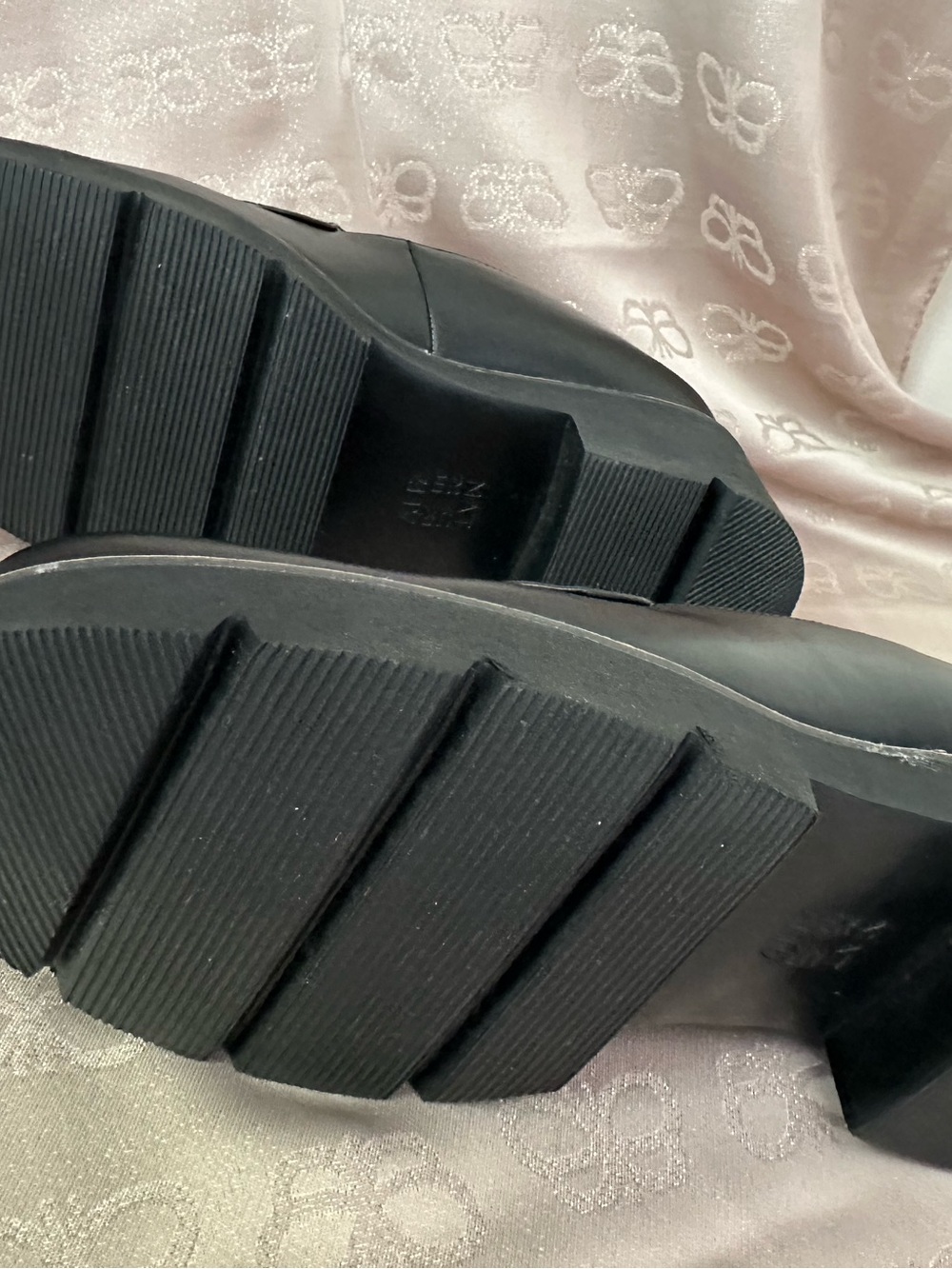 Naturalizer Black Leather Lug Loafers - Picture 3 of 7